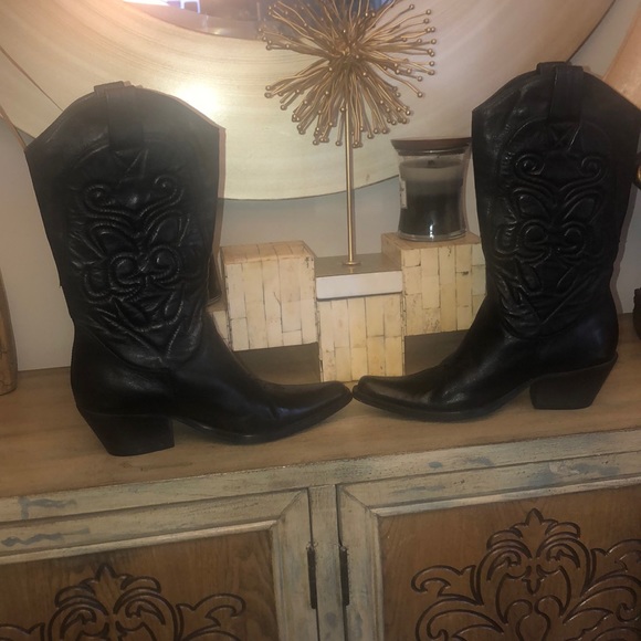 ❤️❤️ SOLD❤️❤️ Black Cowboy Boots in EUC - Picture 5 of 9